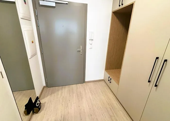 Daire Luxury - 2 Min From Airport - New Build - Free Parking *